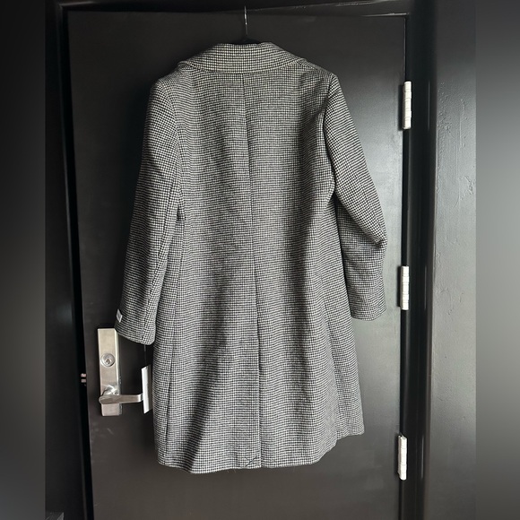Calvin Klein
Faux-Leather-Pocket Houndstooth Maxi Coat - Picture 12 of 15